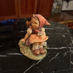 Goebel Hummel - In the Meadow